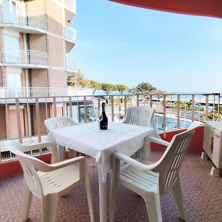Apollo Fronte Mare Leilighet Lido di Jesolo Eksteriør bilde